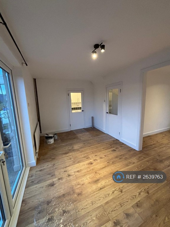 3 bedroom house in Channel View, Risca, Newport, NP11 (3 bed) (#2639763)