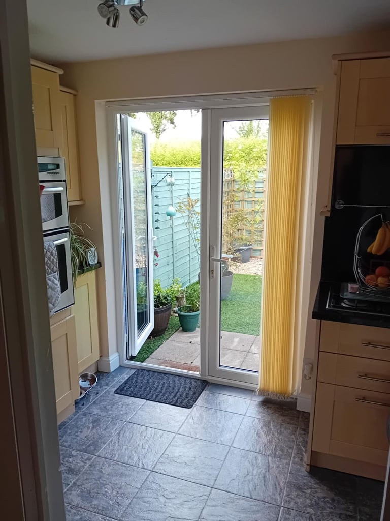 Weeknight Room in South Milton Keynes