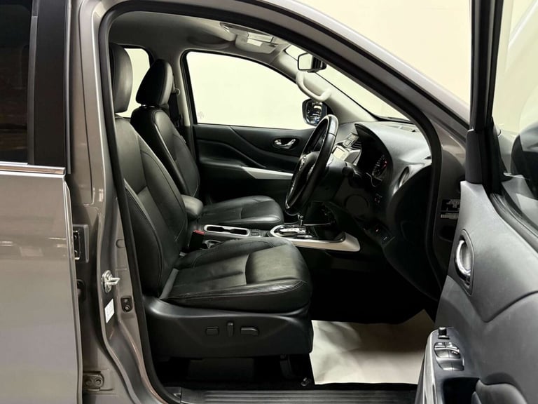 2020 Nissan Navara Double Cab Pick Up Tekna 2.3dCi 190 TT 4WD Auto PICK UP DIESEL Automatic