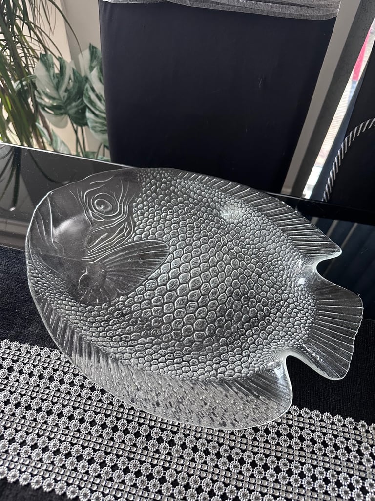 image for Fish-Shaped Glass Serving Plate – Unique Design