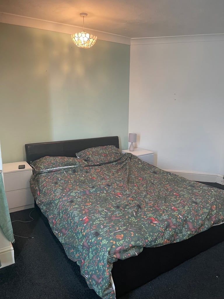 Master bedroom for rent