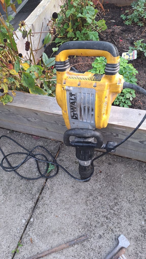 image for DeWalt heavy hammer drill