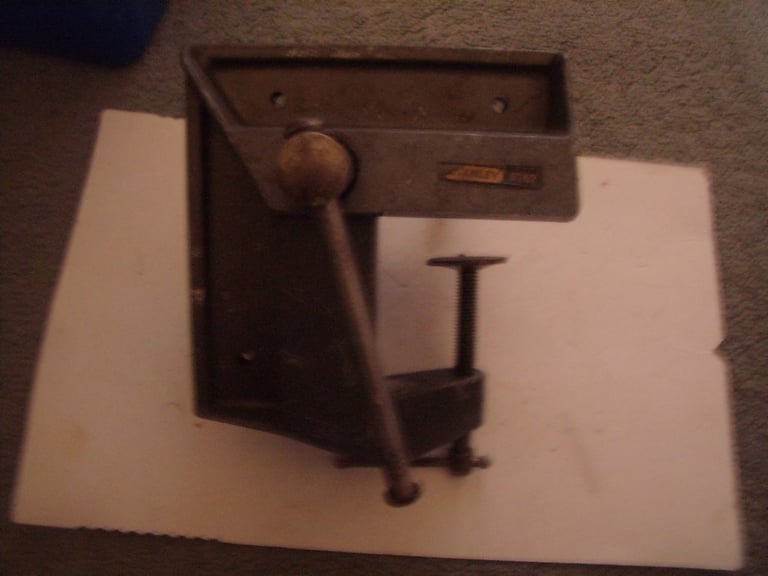 Stanley 5702 alloy croner clamp vice with bench clamp 3 1/2" opening