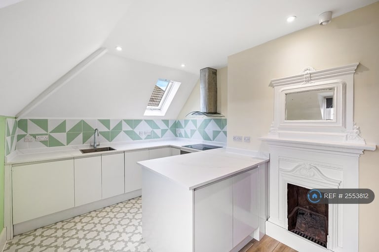 2 bedroom flat in Beaconsfield Villas, Brighton, BN1 (2 bed) (#2553812)