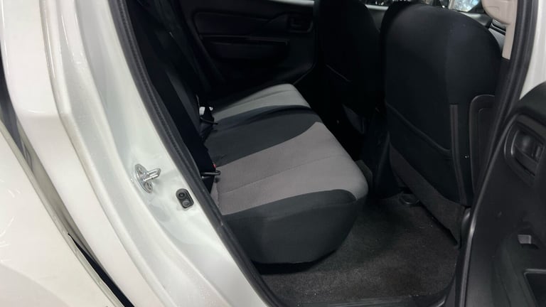 2020 Mitsubishi L200 Double Cab DI-D 150 4Life 4WD PICK UP DIESEL Manual