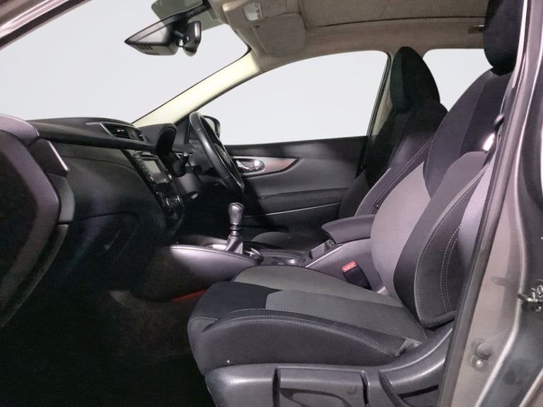 2017 Nissan Qashqai 1.2 DiG-T N-Connecta 5dr HATCHBACK PETROL Manual