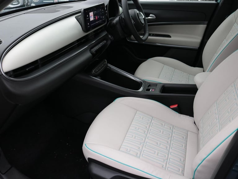 2025 Fiat 600 1.2 Hybrid 48V La Prima 5dr eDCT-6 HATCHBACK PETROL Automatic