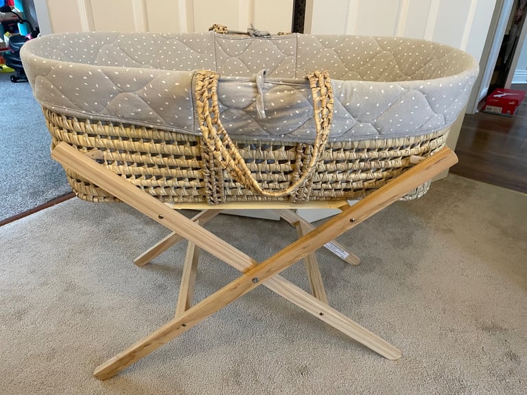 Little Green Sheep Moses Basket 