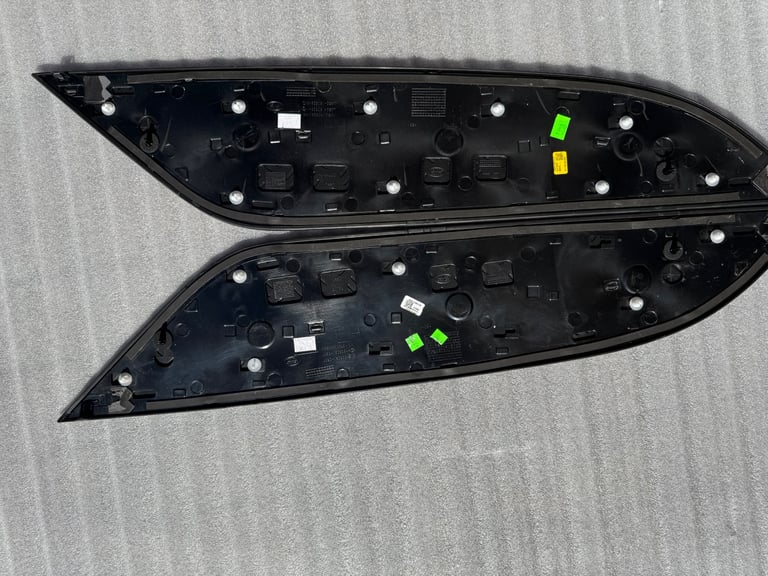 For sale genuine Land Rover bonnet chequered plates