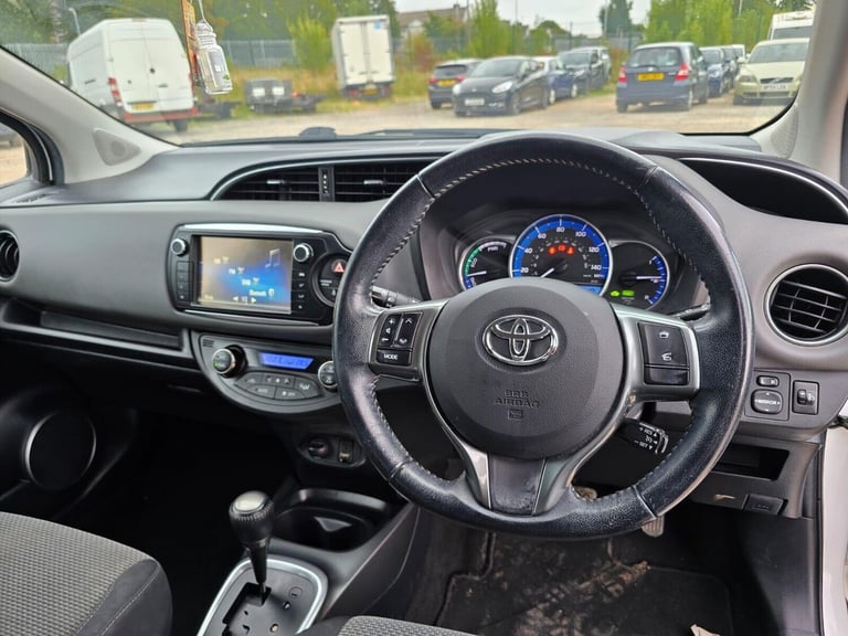 2016 Toyota Yaris 1.5 VVT-h Icon Hatchback 5dr Petrol Hybrid E-CVT Euro 6 (101 ps) Hatchback Hybr...