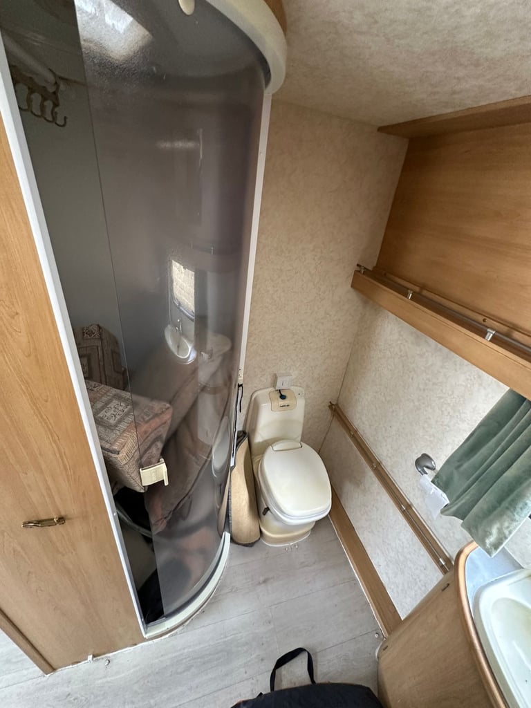 Lunar clubman caravan 2004