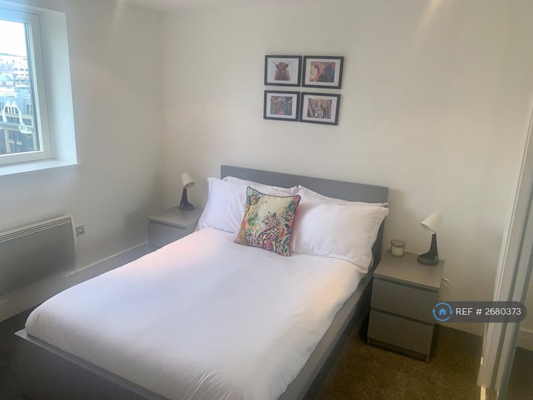 2 bedroom flat in Argyle Street, Glasgow, G2 (2 bed) (#2680373)