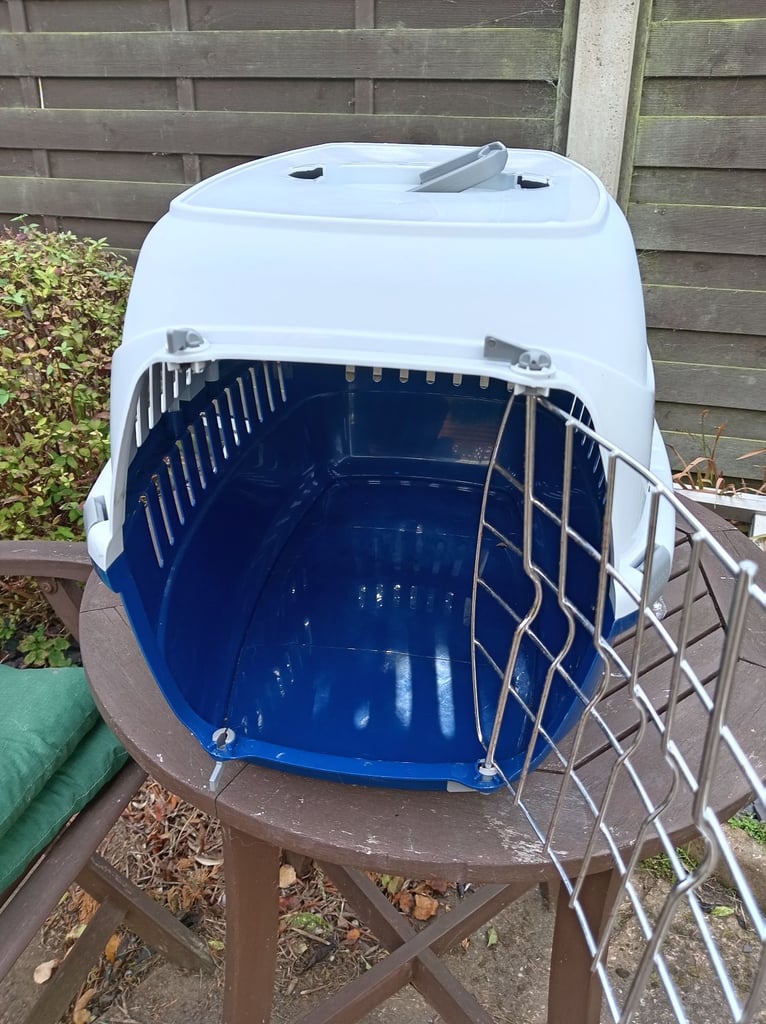 Large size pet carrier. 