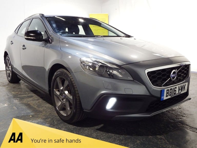 2016 16 VOLVO V40 CROSS COUNTRY 2.0 D2 LUX HATCHBACK 5DR DIESEL MANUAL EURO 6 (S