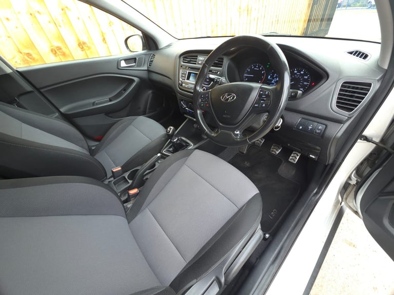 Hyundai, I20, Hatchback, 2016, Manual, 998 (cc), 5 doors