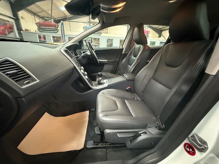 2015 Volvo XC60 2.4 D5 SE Lux Nav AWD Euro 6 (s/s) 5dr ESTATE Diesel Manual