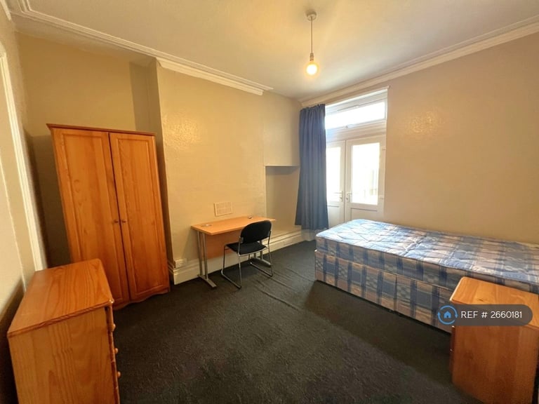 6 bedroom house in Bishop Road, Bristol, BS7 (6 bed) (#2660181)