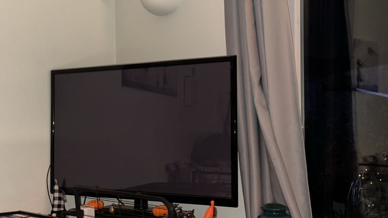 SAMSUNG 51” TV £85