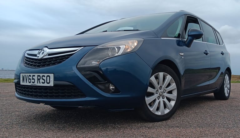 7 Seater Vauxhall Zafira Tourer 2.0
