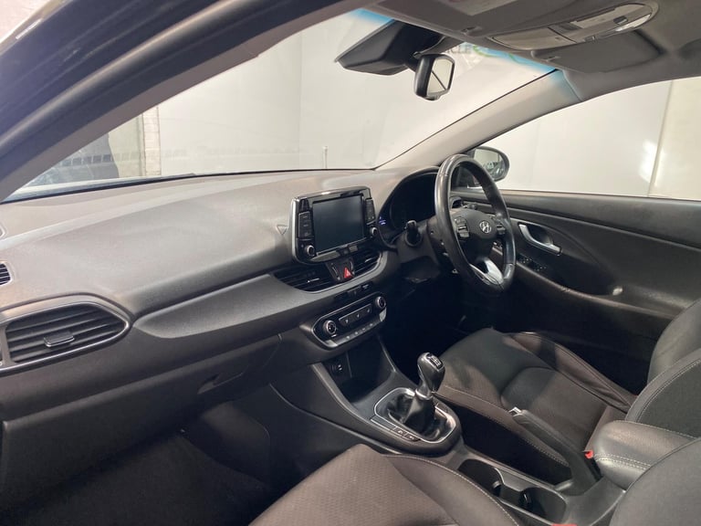 2017 Hyundai i30 1.0 T-GDi Blue Drive SE Nav Euro 6 (s/s) 5dr HATCHBACK Petrol Manual