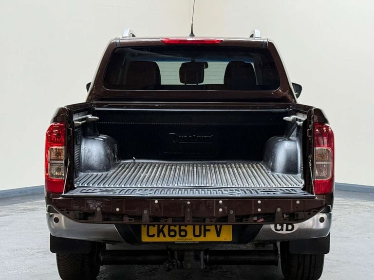 2016 Nissan Navara Double Cab Pick Up Tekna 2.3dCi 190 4WD Auto PICK UP DIESEL Automatic