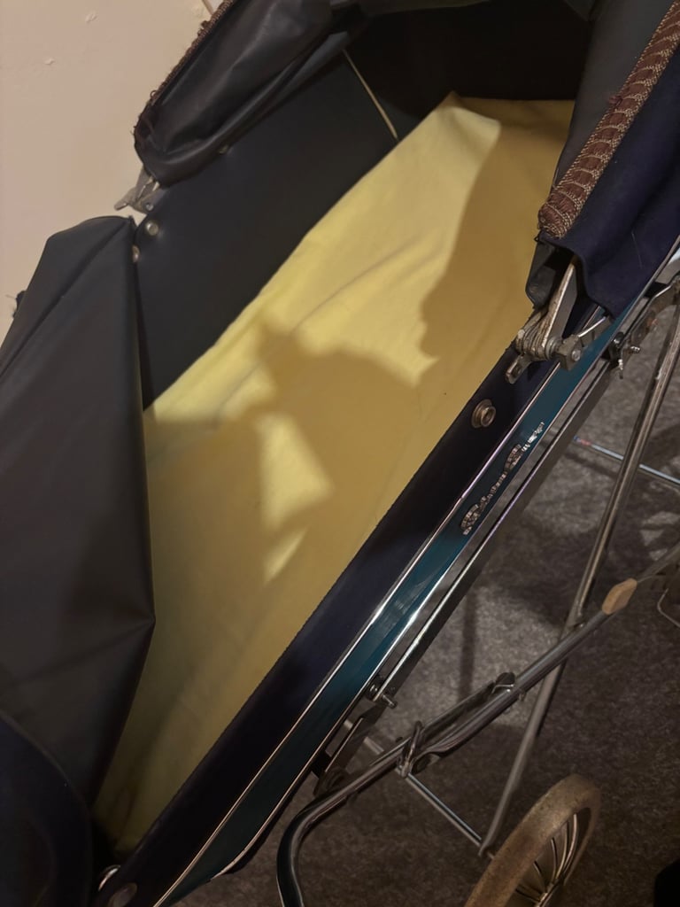 Vintage Silver Cross Children’s Dolls Pram, around 1970’s