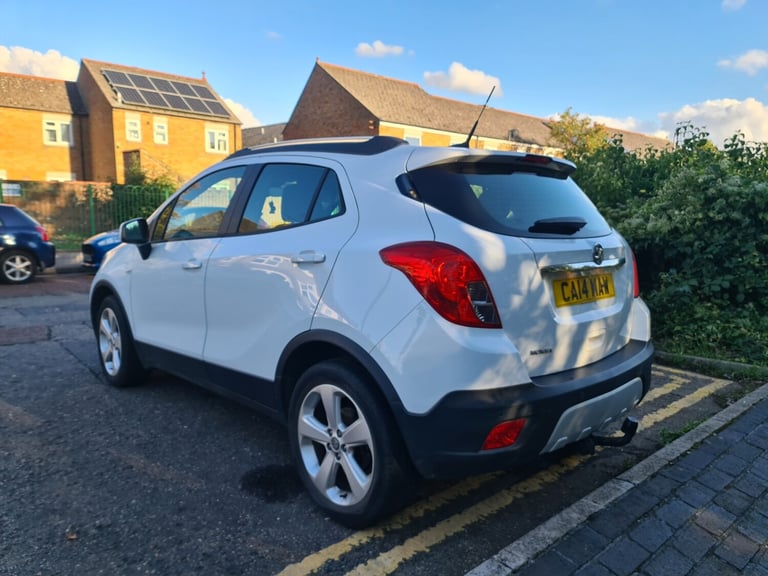 2014 Vauxhall Mokka 1.6i Exclusiv **LOW MILEAGE** HATCHBACK Petrol Manual