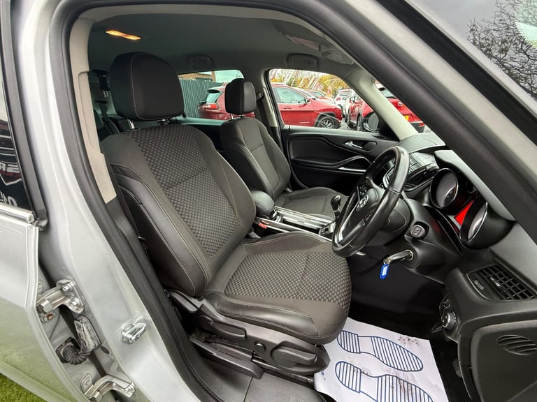 2016 Vauxhall Zafira Tourer 1.6 CDTi ecoFLEX Tech Line MPV 5dr Diesel Manual Euro 6 (s/s) (136 ps...