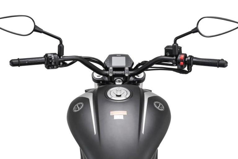 Benelli 502 C Cruiser Custom Motorcycle 500cc A2 Low Seat Like Ducati Diavel