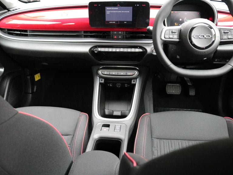 2025 Fiat 600 Fiat 600e (red) 54kwh 154hp HATCHBACK Electric Automatic