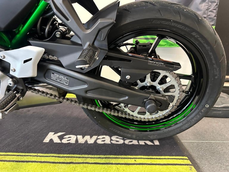 KAWASAKI Z650-1 OWNER-TAIL TIDY-RandG BUNGS-KAWASAKI WARRANTY