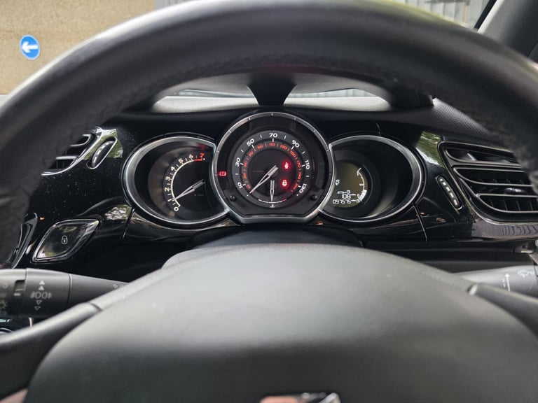 Citroen, DS3, Hatchback, 2013, Manual, 1598 (cc), 3 doors