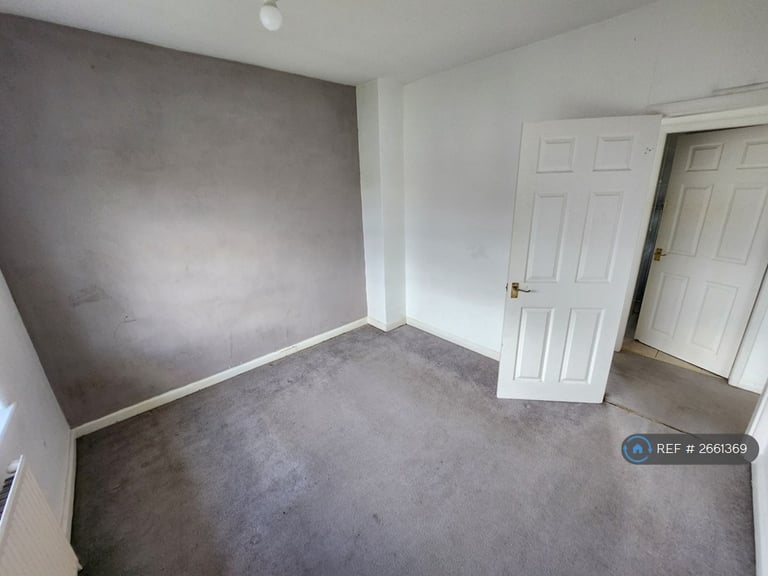 3 bedroom house in Hill Top Crescent, Mirfield, WF14 (3 bed) (#2661369)