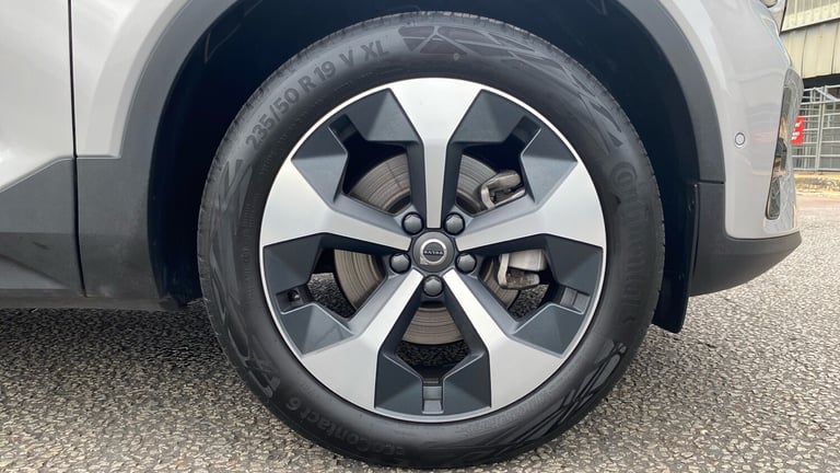 2024 Volvo XC40 2.0 B4P Plus Dark 5dr Auto Petrol Estate Estate Petrol Automatic