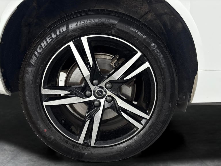 2022 Volvo XC60 2.0 B4 MHEV Plus SUV 5dr Diesel Hybrid Auto AWD Euro 6 (s/s) (197 ps) - CAR Suv H...