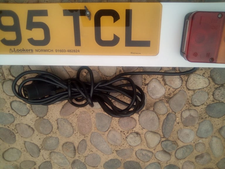 Towing trailer board 
