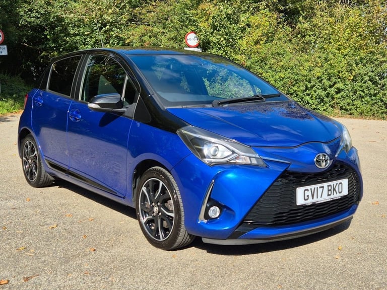 image for 2017 Toyota Yaris 1.5 VVT-i Blue Bi-Tone Hatchback 5dr Petrol Manual Euro 6 (111 ps) Hatchback Pe...
