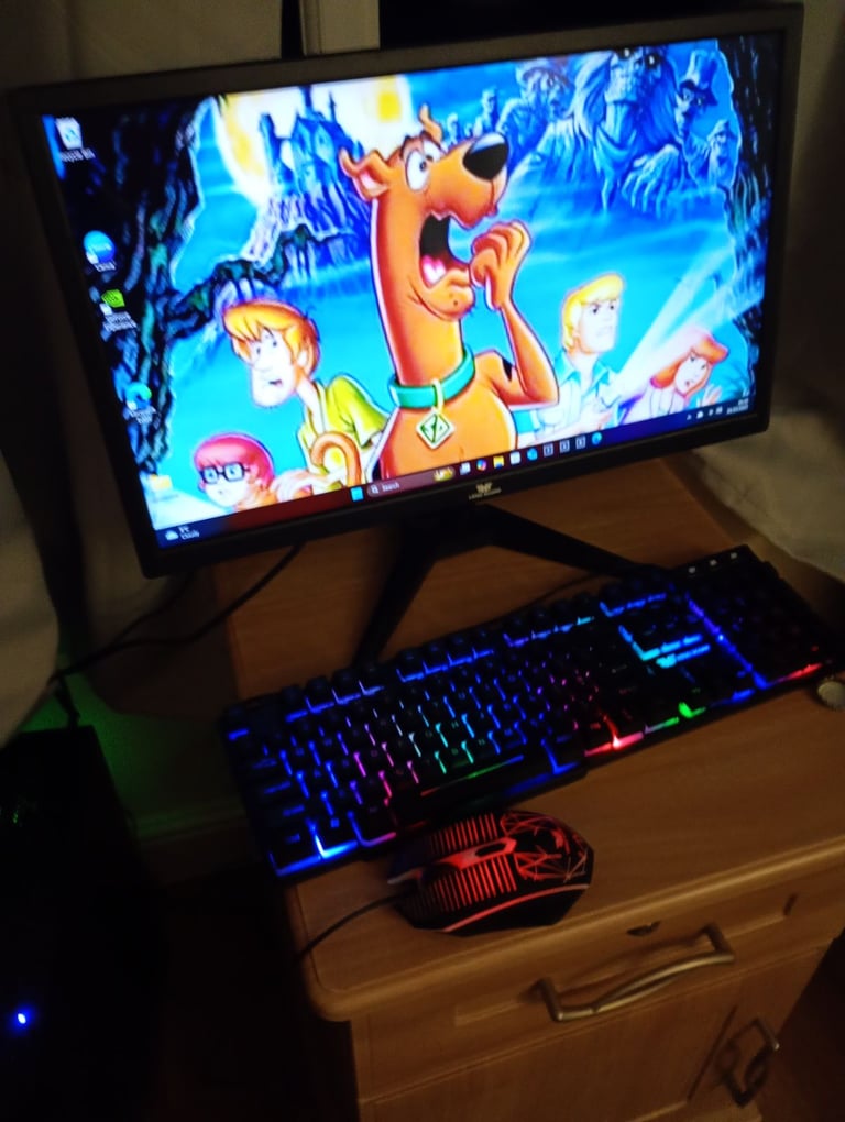 image for Gaming pc desktop complete set uo