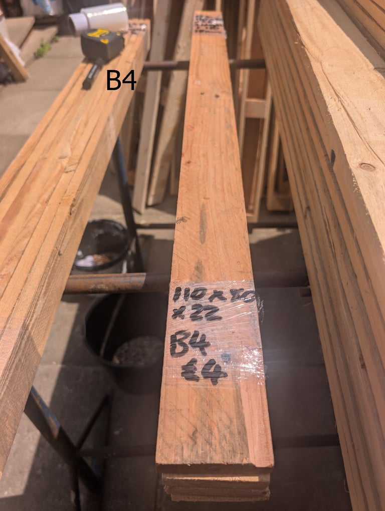 4 Lengths Reclaimed De-nailed Pallet Wood Timber 3@ 1100 x 80 x 22mm & 1@ 1100 x 80 x 18mm Delivery