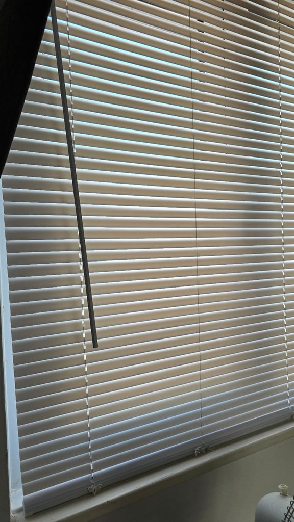 Venetian white blinds