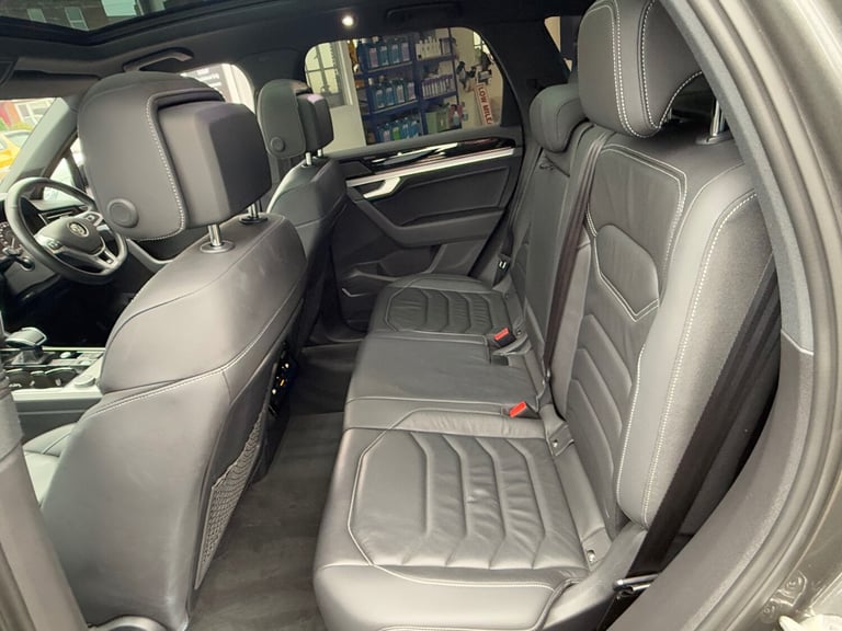 2020 Volkswagen Touareg 3.0 V6 TDI 4Motion Black Edition 5dr Tip Auto ESTATE Diesel Automatic