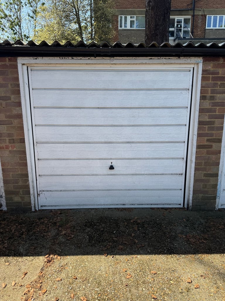 Garage available of Kingston road, teddington/Hampton wick
