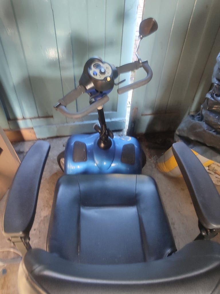 Free - CareCo Mobility Scooter, PLEASE READ DESCRIPTION
