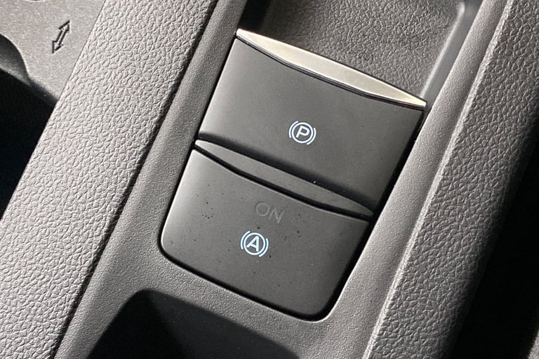 2025 Ford Focus 744494 Hatchback Petrol Manual