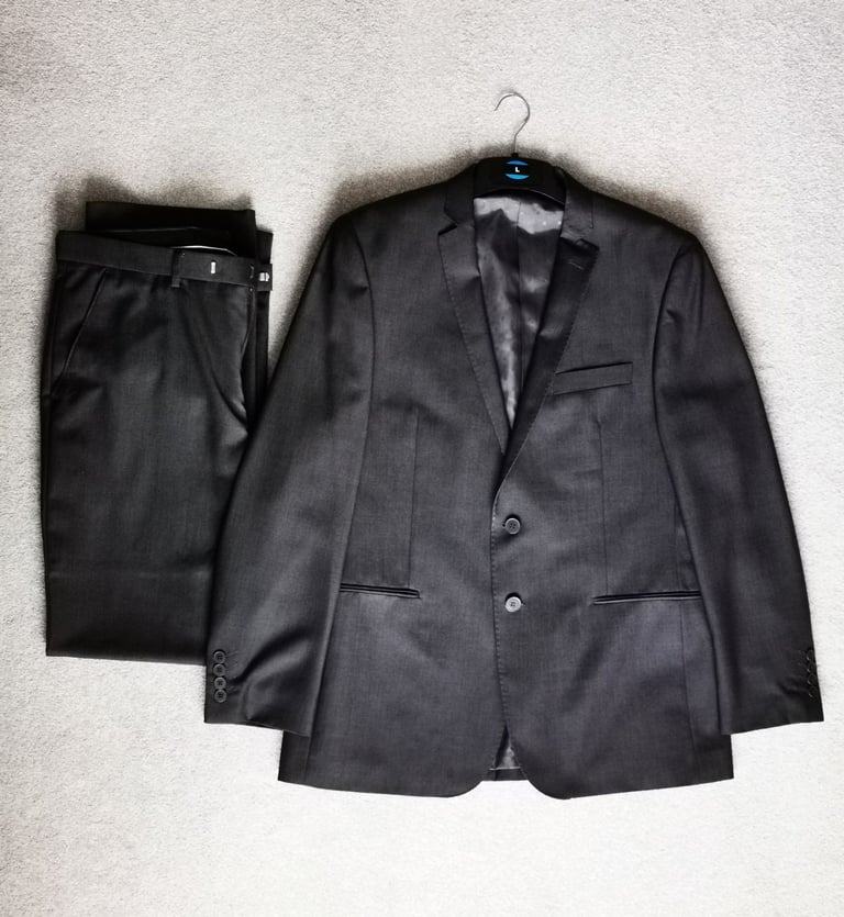 image for F&F Men’s Grey 2-Piece Suit – Jacket 42R / Trousers 34W 33L – Excellent Condition