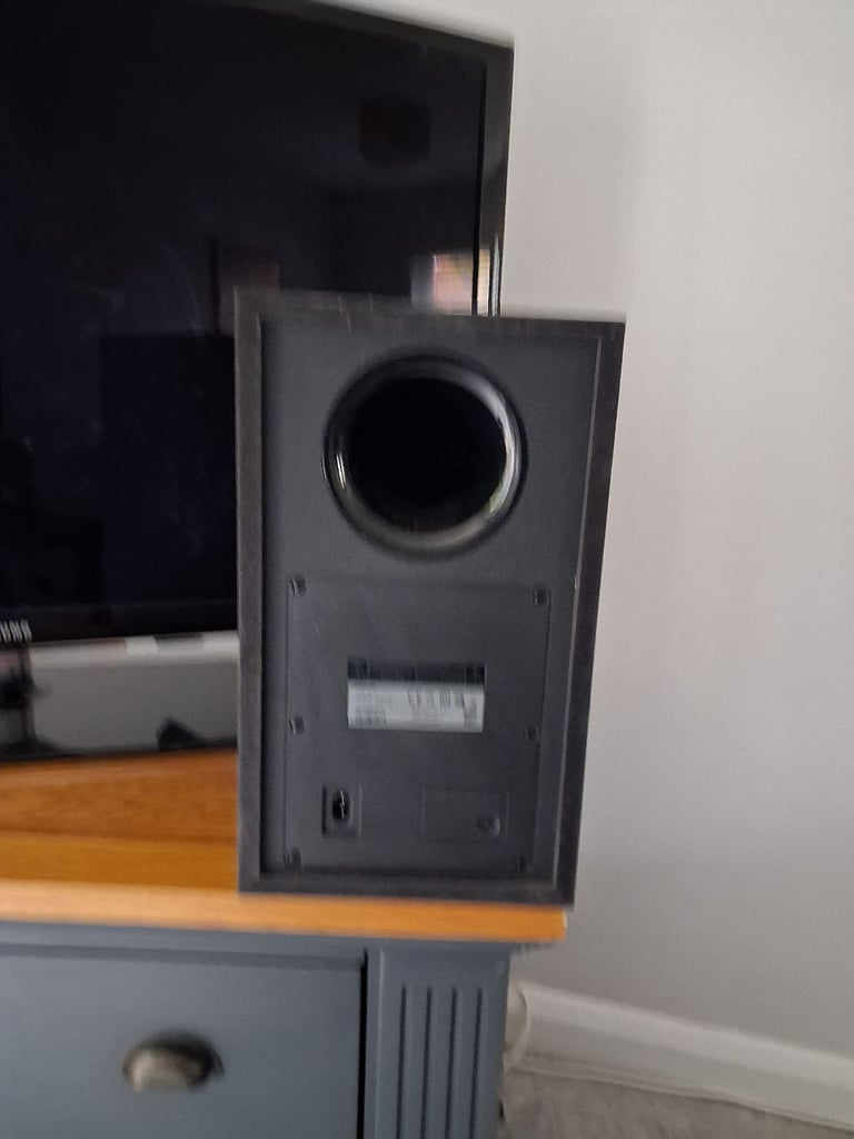 Samsung Sound Bar and Subwoofer Speaker