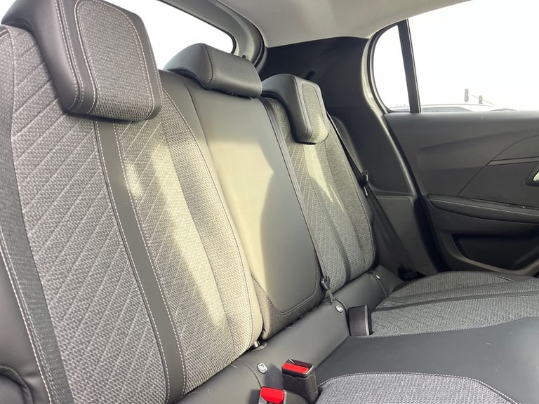  Peugeot E 208 50kwh Allure Hatchback 5dr Electric Auto 7.4kw Charger 136 Ps