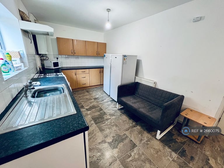 5 bedroom house in Oxford Street, Leamington Spa, CV32 (5 bed) (#2660075)