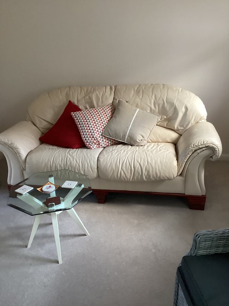 QUALITY SOFA AND RECLINERS