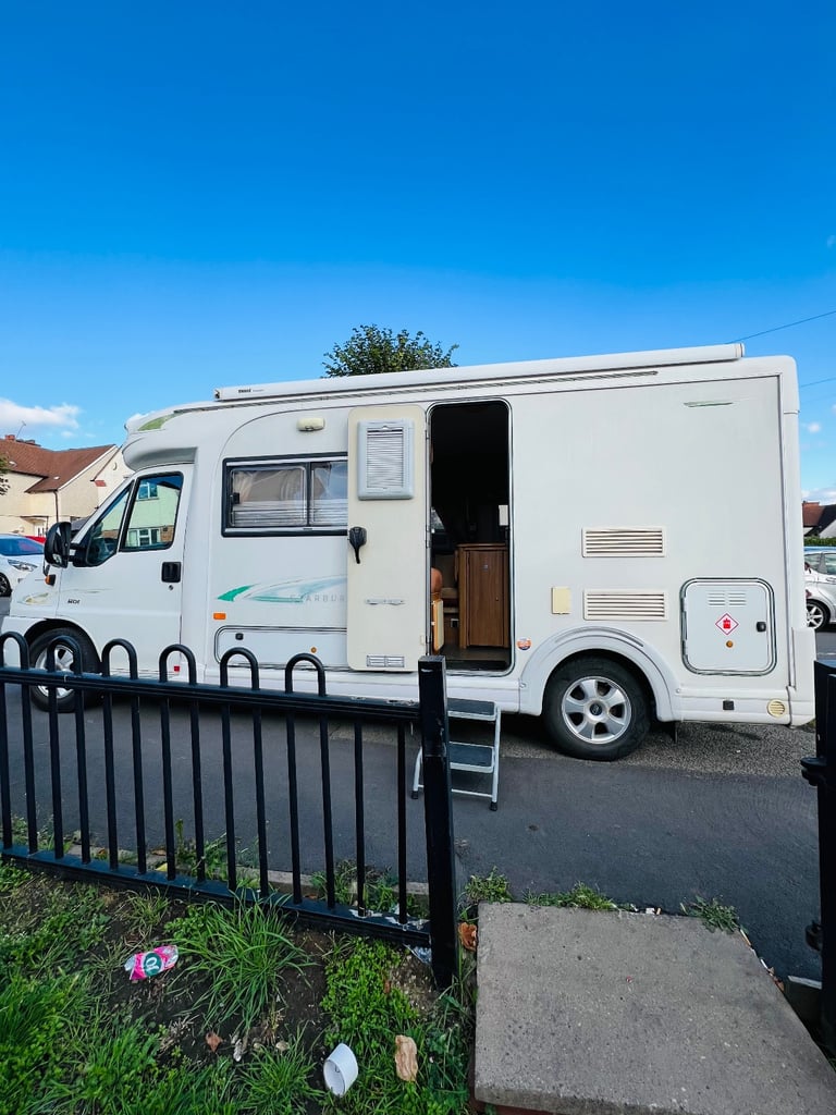 Autocrusie starburst 2005 motorhome